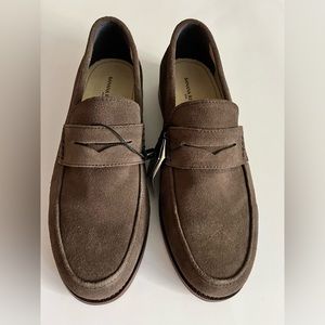 Banana Republic NWT men’s suede loafer.